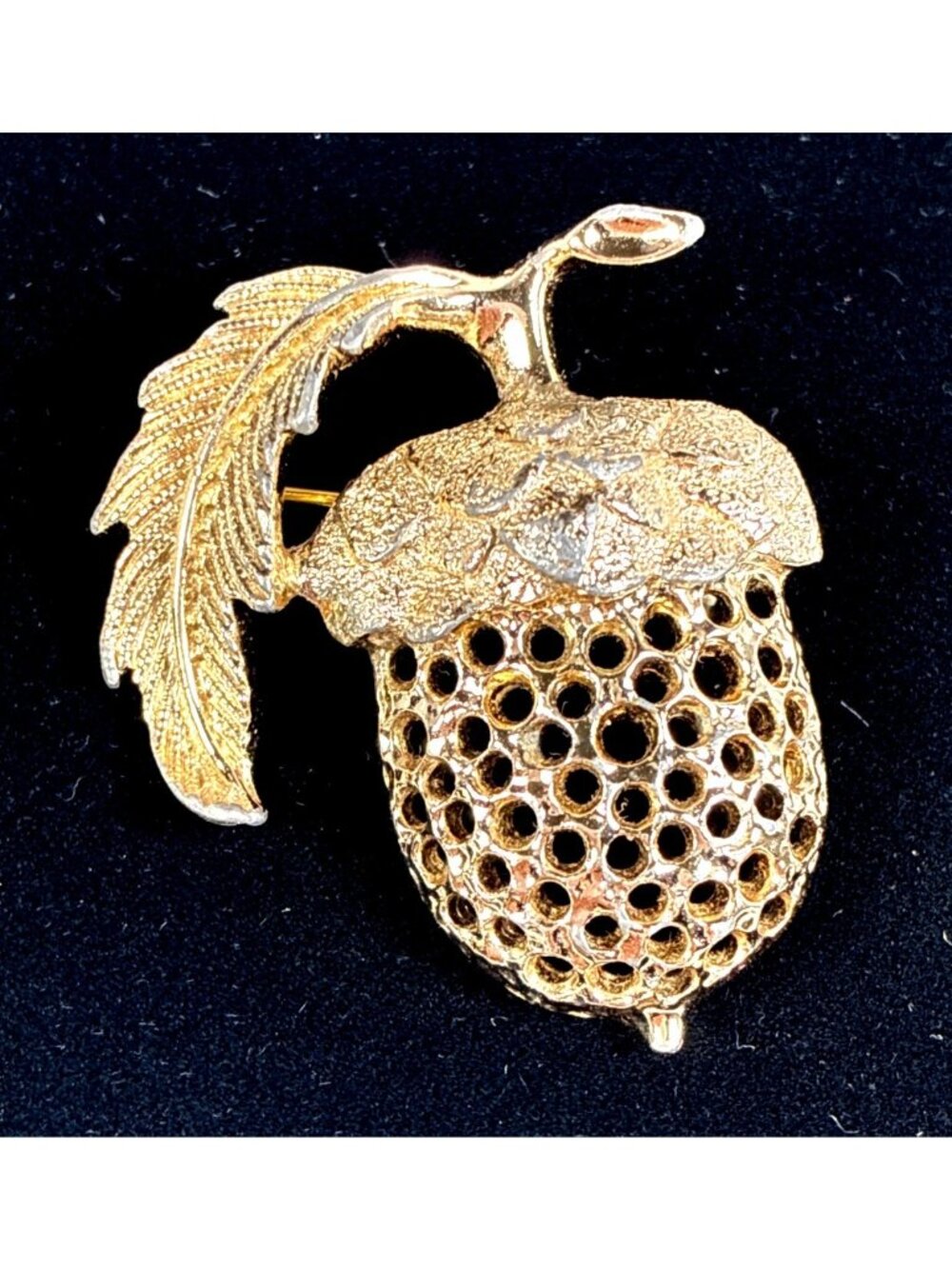 Vintage Sarah Coventry Gold Tone Acorn Brooch Openwork Figural Fall Jewelry